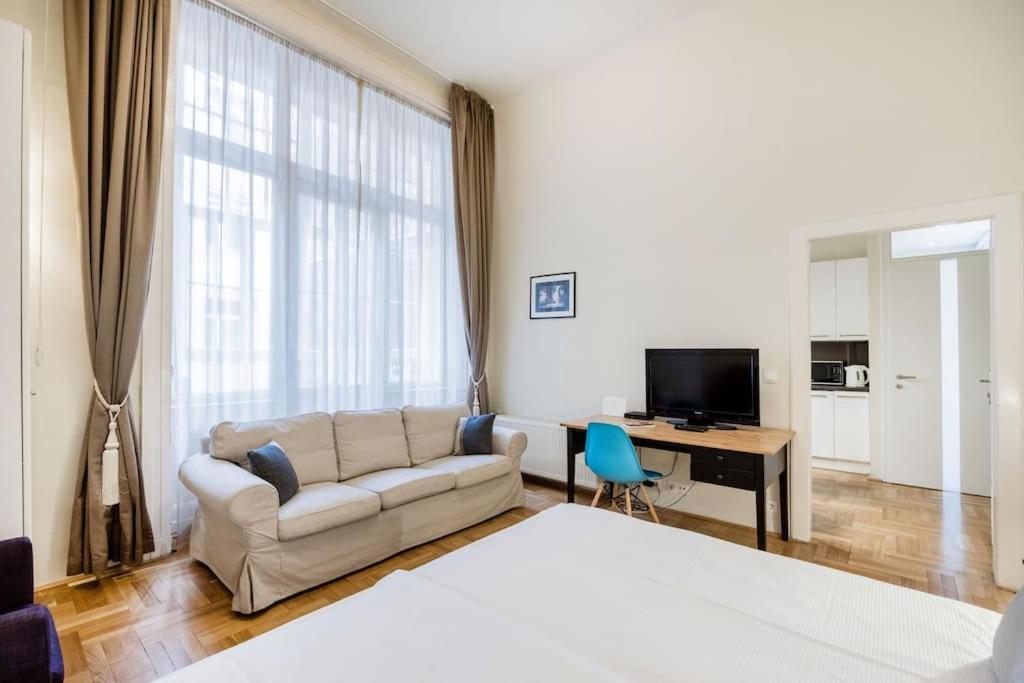 Klarahome Apartment Budapest Bagian luar foto