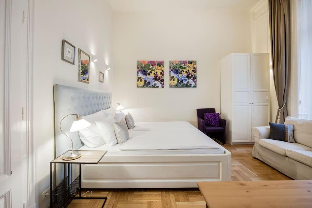Klarahome Apartment Budapest Bagian luar foto