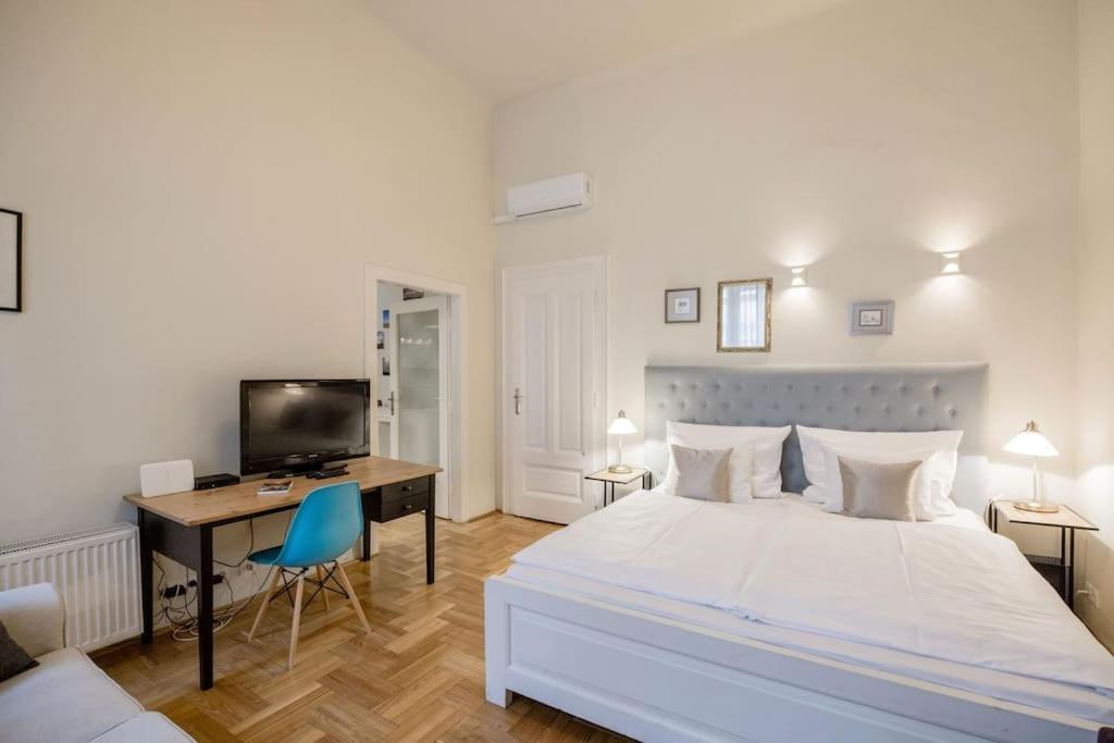 Klarahome Apartment Budapest Bagian luar foto