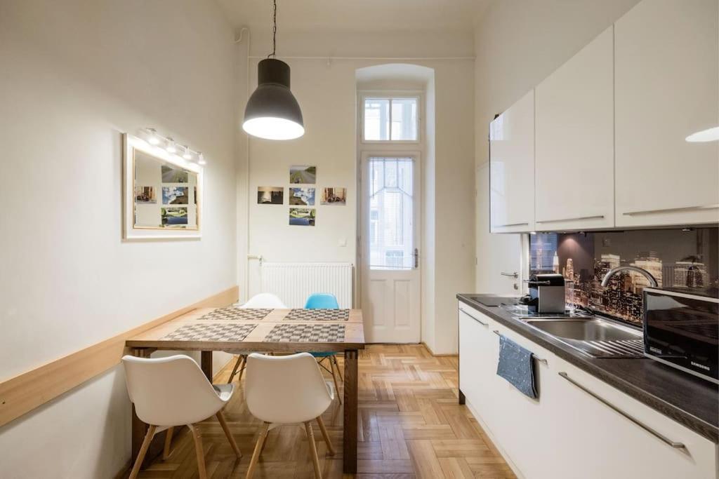 Klarahome Apartment Budapest Bagian luar foto
