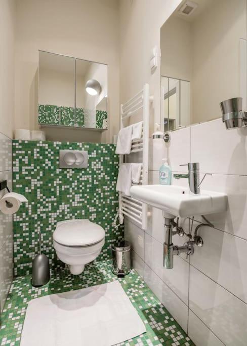 Klarahome Apartment Budapest Bagian luar foto